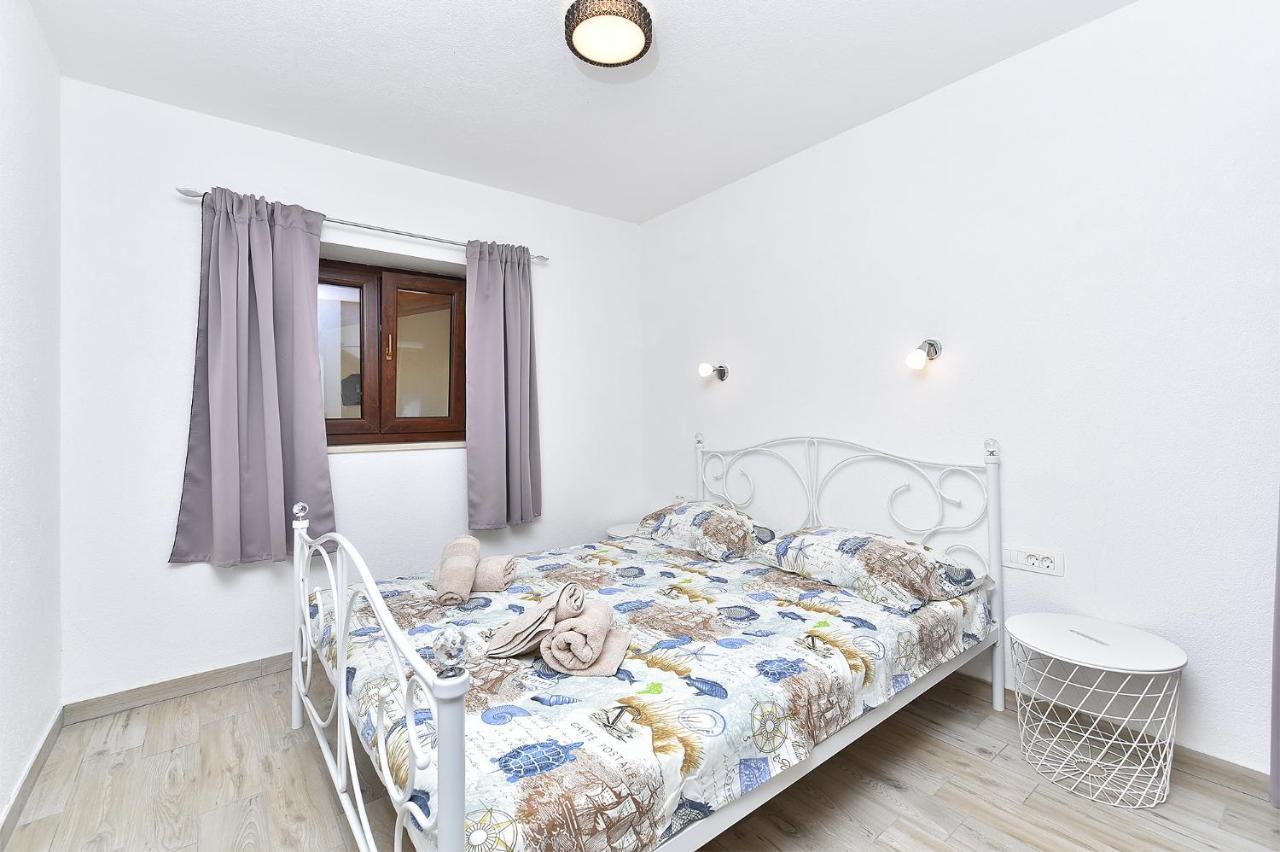 Villa Casa Isabella Galižana Exterior foto